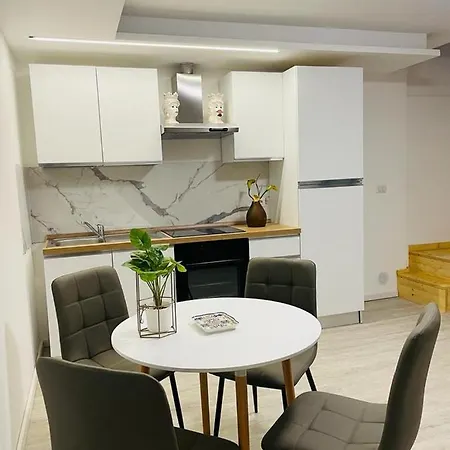 アパート Living Center *